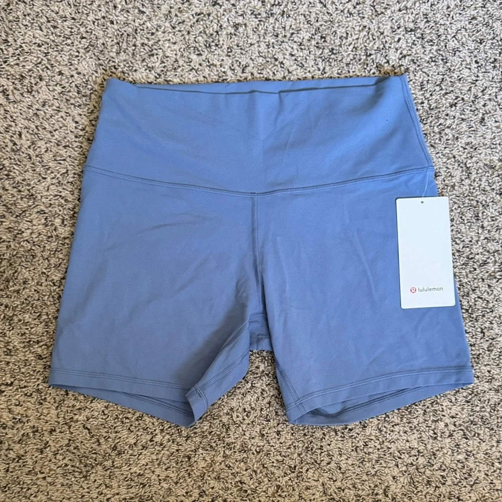 lululemon Align High Rise Short 6” Sky Blue Bike Shorts - Picture 5 of 5